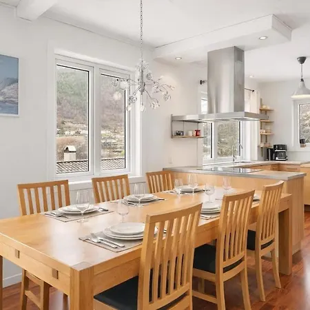 Great Views Of Fjord & Mountains Balcony Apartman *