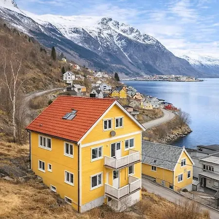 Great Views Of Fjord & Mountains Balcony أودا